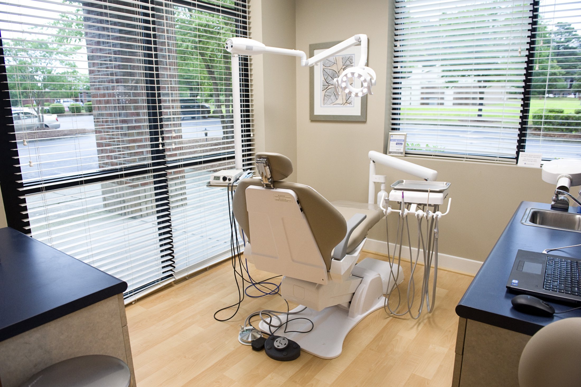 regular dental exams & check ups can help you maintain a healthy smile